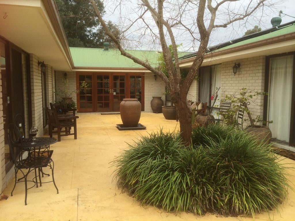 Nivalis Bed And Breakfast Herne Hill Exterior photo