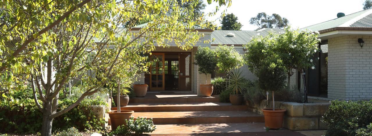 Nivalis Bed And Breakfast Herne Hill Exterior photo